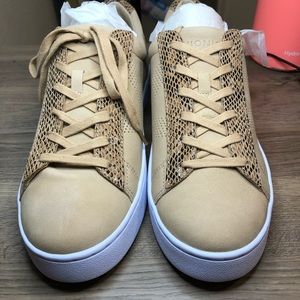 Vionic leather sneakers